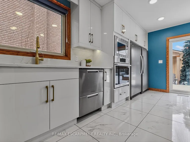 41 Candor Cres — Photo 20