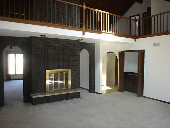 Family Room w/Wet Bar