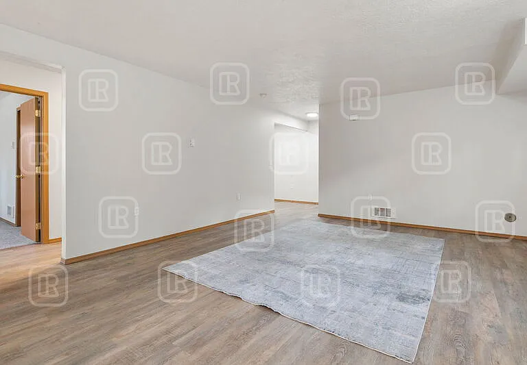 107 W 3rd St #1 — Photo 7
