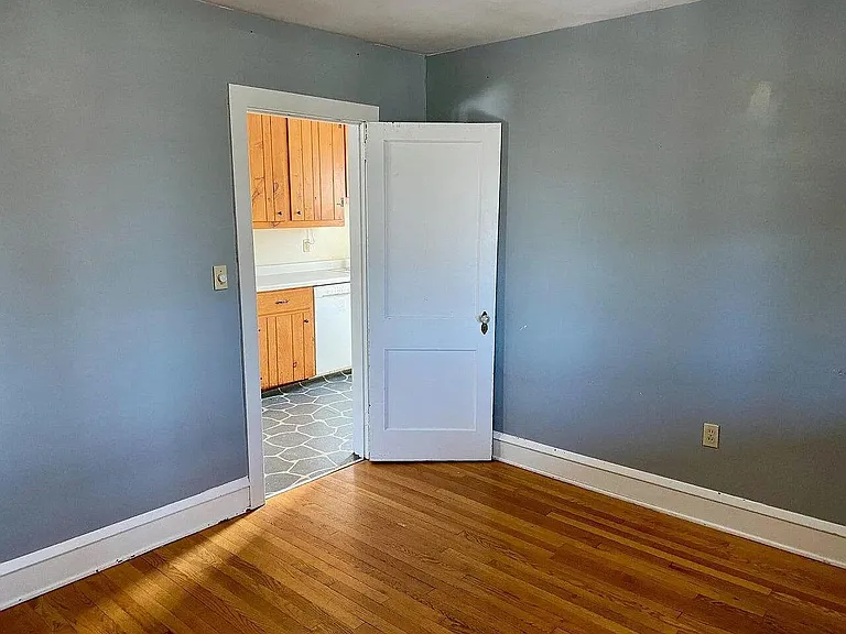 65 Caroline St #2 — Photo 8