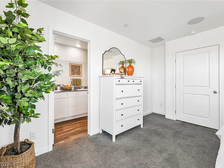 914 Rosy Starling St — Photo 27