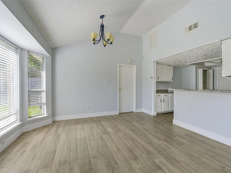 7506 Stone Pine Ln — Photo 5