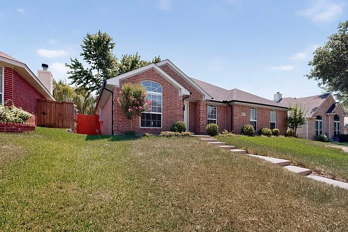 9881 Cambridge Dr — Photo 5
