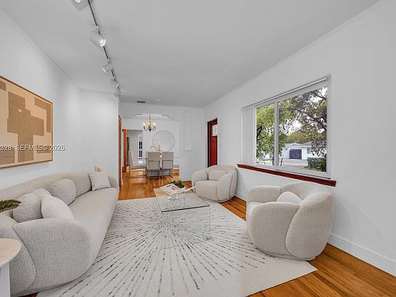 4th image of 1701 SW 29th Ave