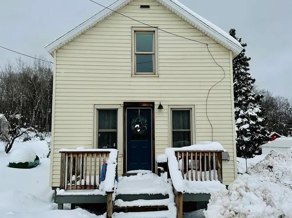 121 Carlson Rd, Negaunee, MI 49866