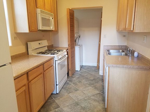 4th image of 7306 S Yates Blvd #2N