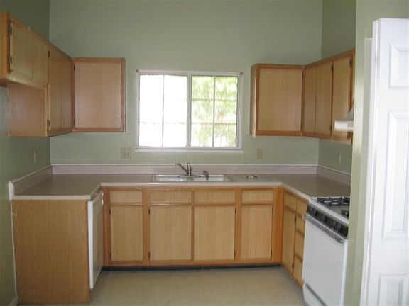 5th image of 740 N Paddington Way