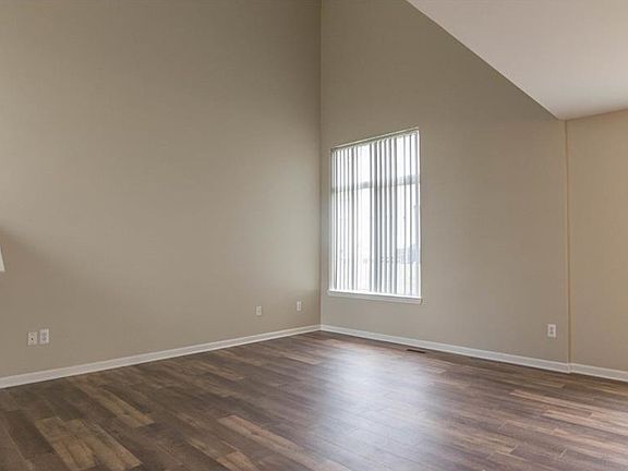 4th image of 29719 Monterey Cir #1