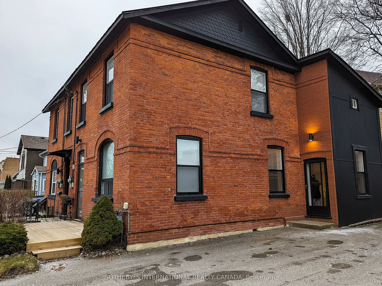 3 bed, $2,700 — Photo 2