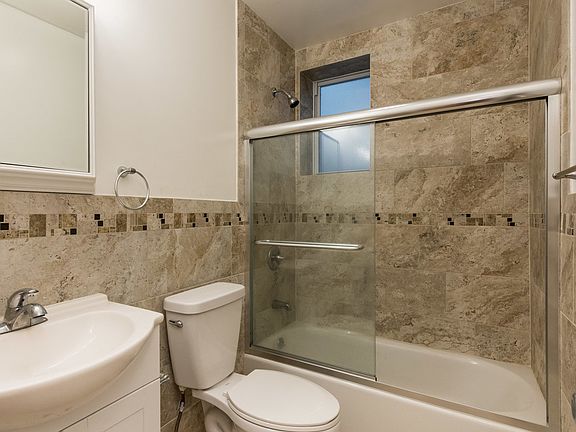 3rd image of 444 Suydam St #1B