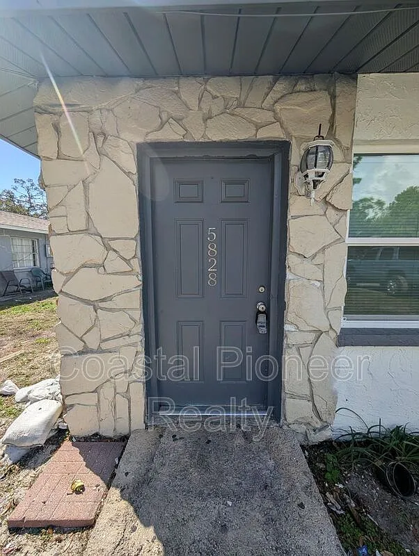 3 bed, 2.0 bath, 1036 sqft, $1,860 — Photo 1