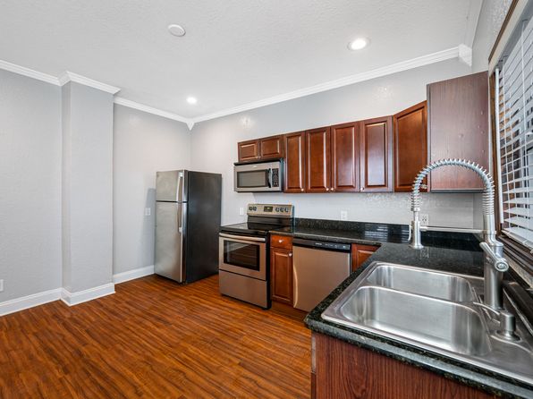 705 W Bay St #703-1/2-3