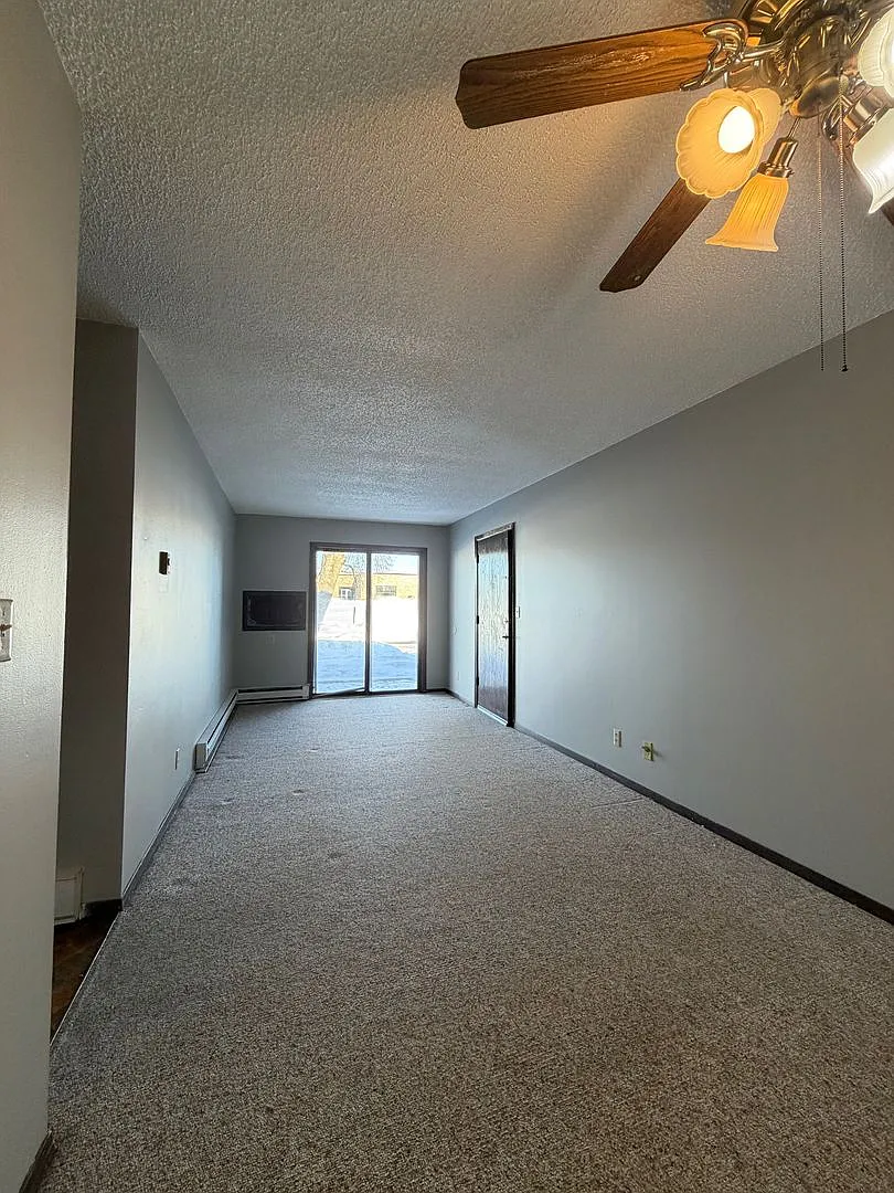 203 W Dolf — Photo 1