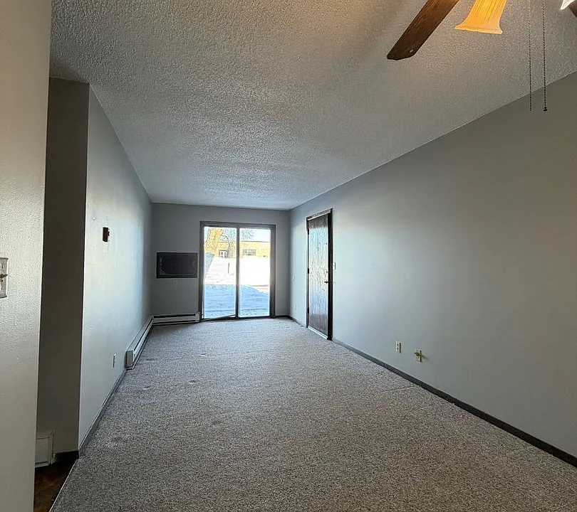 203 W Dolf St