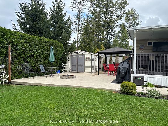 2nd image of 8 Kenora Trl