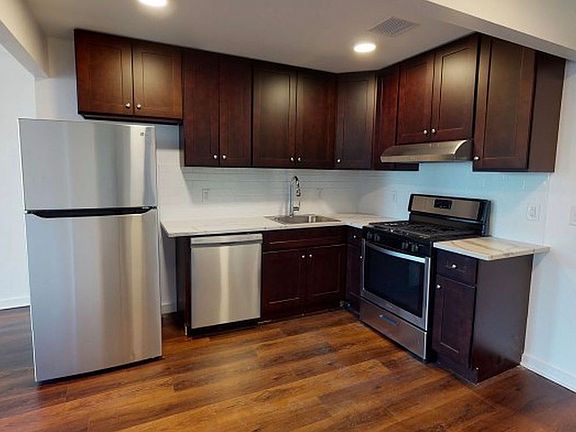 2nd image of 874 Willoughby Ave #306