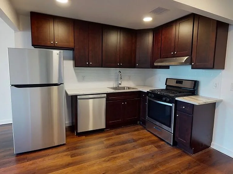 874 Willoughby Ave #306 — Photo 2