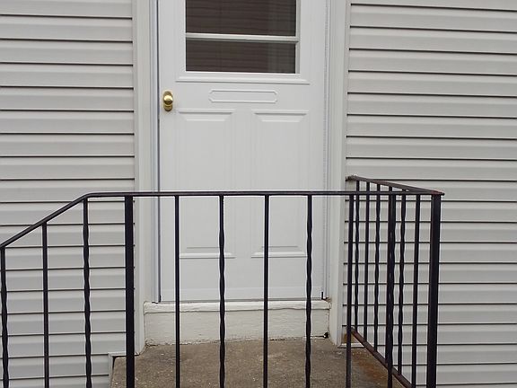 2nd image of 718 W Birchtree Ln