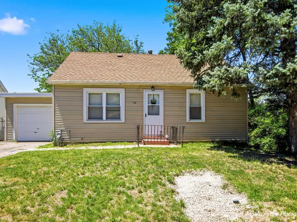 12 Arlington Ln, Fox Lake, IL 60020
