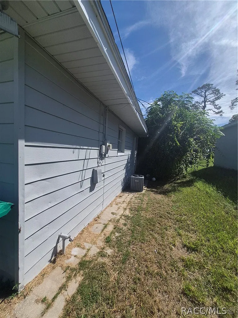 3 bed, 1246 sqft, $1,350 — Photo 2