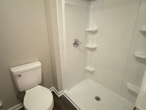 4th image of 526 Rainbow Cir