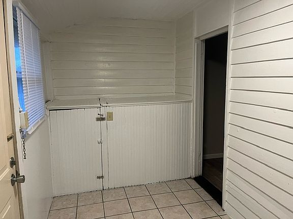 front door on left / foyer room