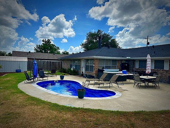 4th image of 1008 Jefferson Dr