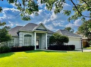 1036 River Ct, Mandeville, LA 70448