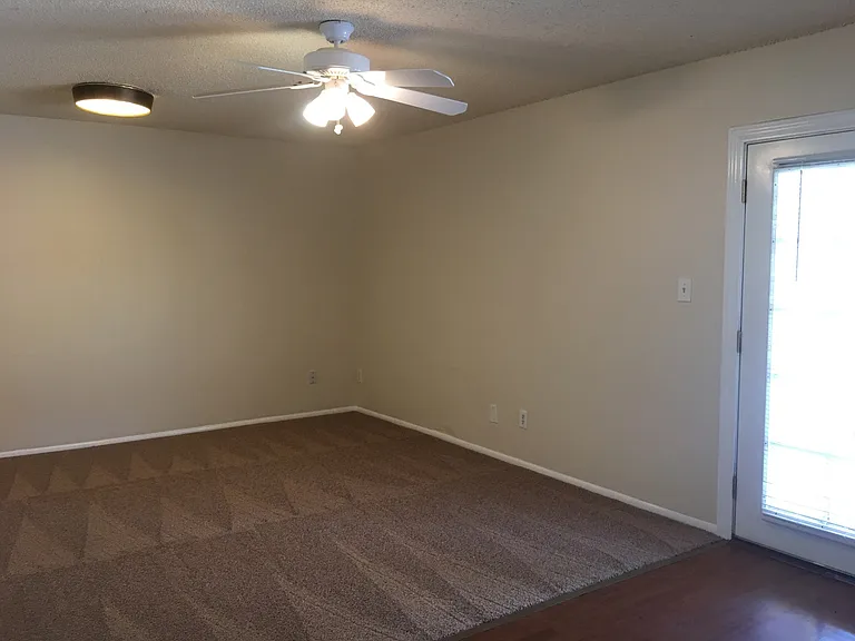 2131 E Palmcroft Dr — Photo 12