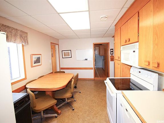 4th image of 8241 Range ROAD
