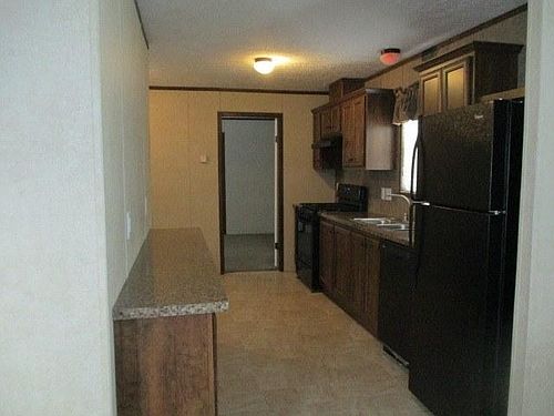 2nd image of 1205 Peach St