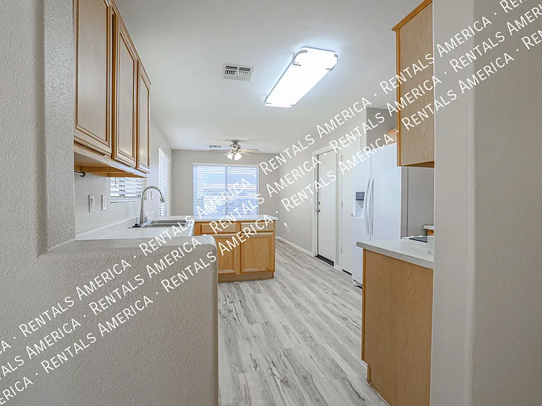 16212 N 162nd Ave — Photo 9