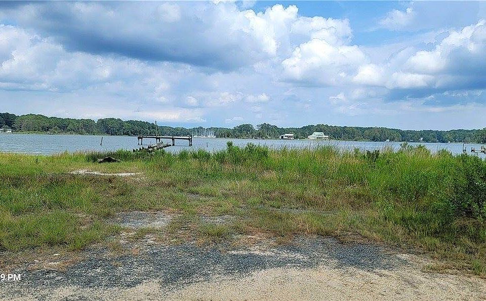 2nd image of 98 River Rd