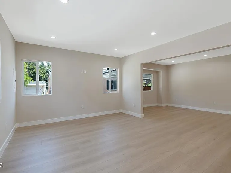 1206 Tamarind Ave — Photo 14