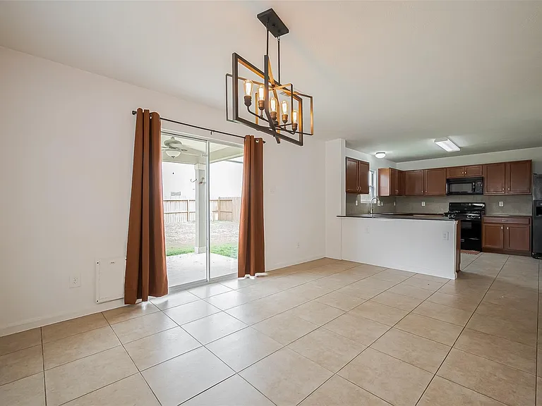 18334 Fair Grange Ln — Photo 7