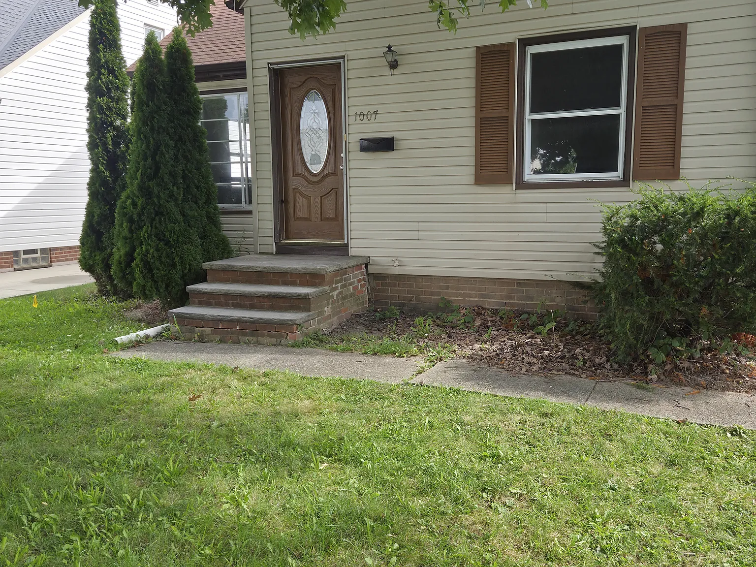 3 bed, 1140 sqft, $1,800 — Photo 1