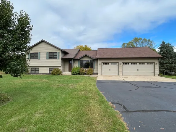 E6914 N Dewey Ave, Reedsburg, WI 53959