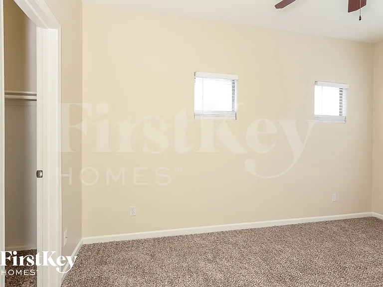 22022 N 29th Dr — Photo 15