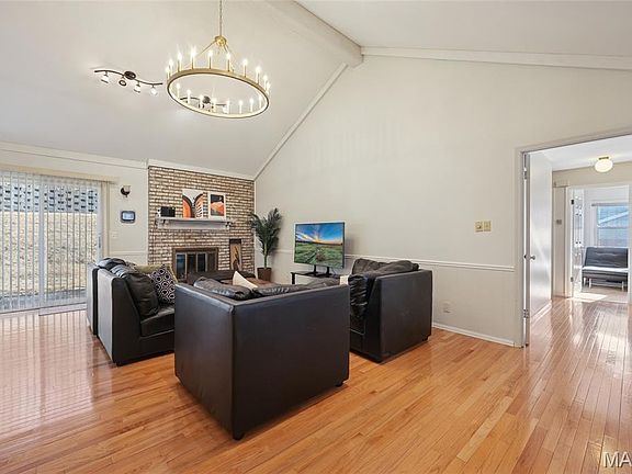 3rd image of 394 Branchport Dr