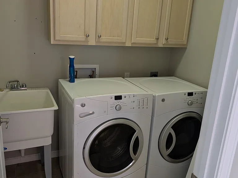 1022 Villa Ct — Photo 3