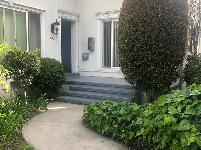 148 N Pass Ave #150 — Photo 2