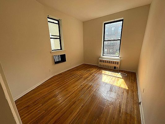 3rd image of 336 E 87th St APT 4B