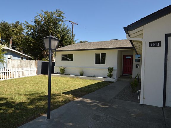 2nd image of 1012 Carson St