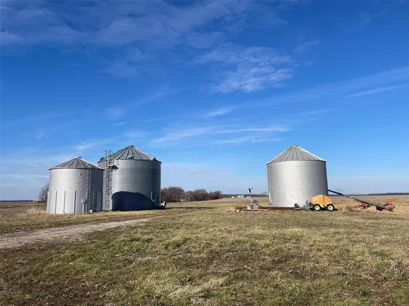 2557 E 1600 North Rd, Moweaqua, IL 62550