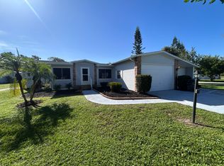 10561 Lake Loop Rd, North Fort Myers, FL 33903