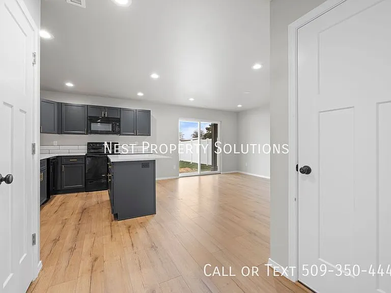 338 W 6th St — Photo 5