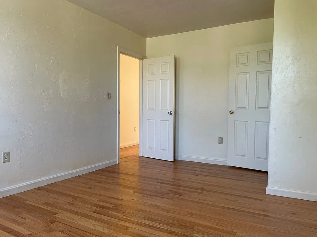 1 bed, 1000 sqft, $1,100 — Photo 1