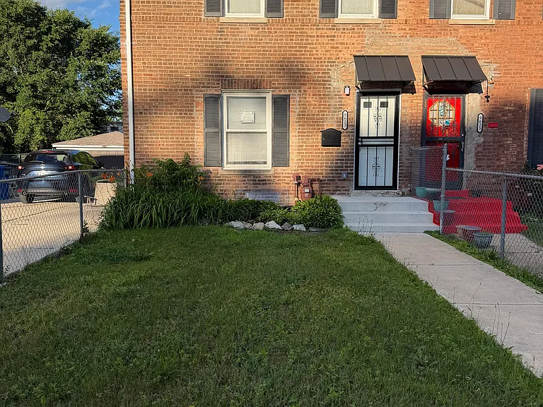 9623 S Merrill Ave — Photo 1
