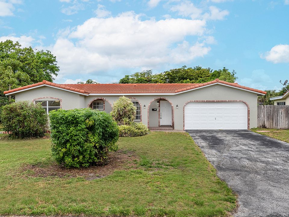1st image of 4324 NW 76 Avenue