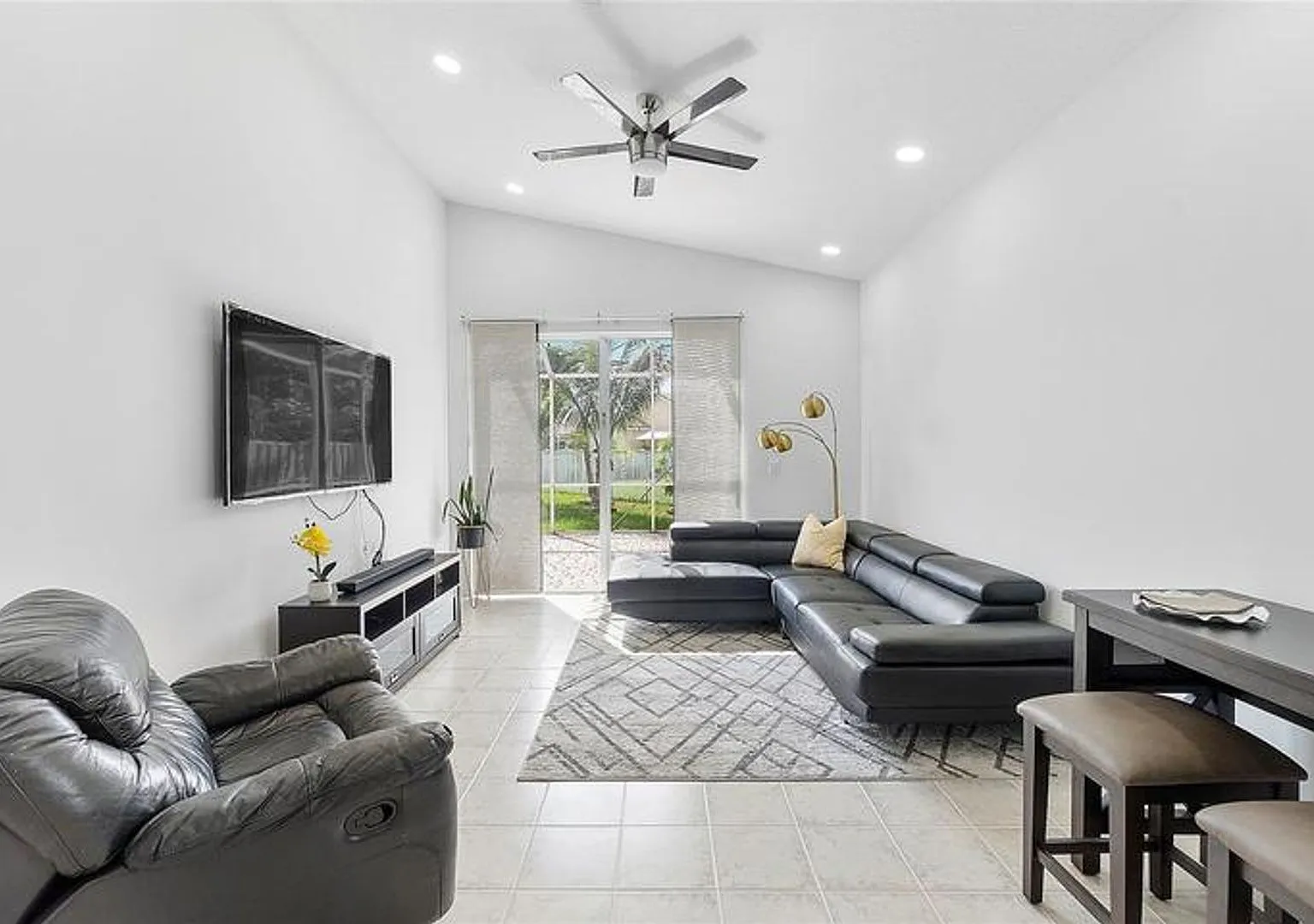 5385 NW 124th Way, Coral Springs, FL 33076 — Photo 3